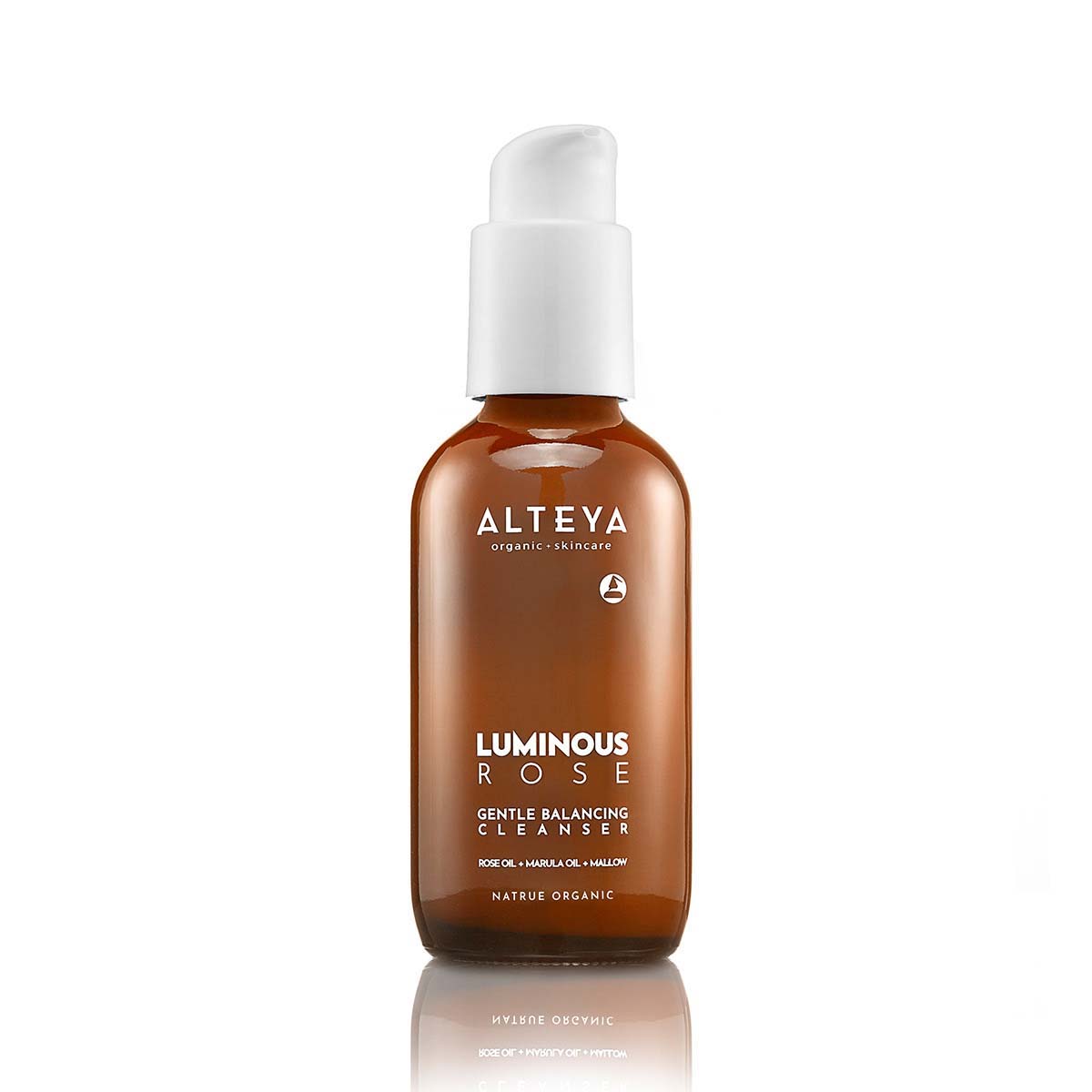 Certified organic and sulfate-free, this hybrid cleanser combines the effectiveness of a foam cleanser and the gentle touch of a cleansing milk to remove impurities and makeup, leaving skin soft and refreshed.